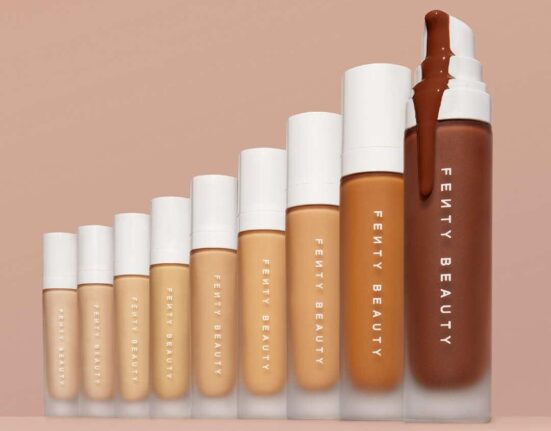 Fenty Beauty Gloss Bomb Heat Universal Lip Luminizer: Plumping and Tingling Effect