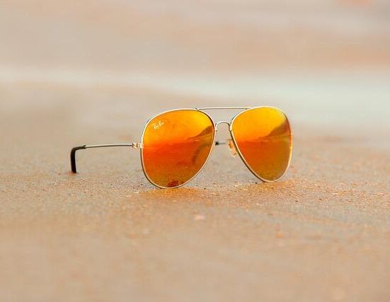 Ray-Ban Hexagonal Sunglasses: Contemporary Style for Trendsetters