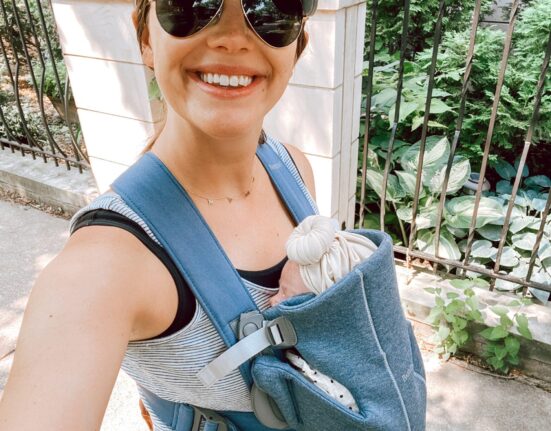 BabyBjörn Mini Carrier: Lightweight and Breathable for Newborns